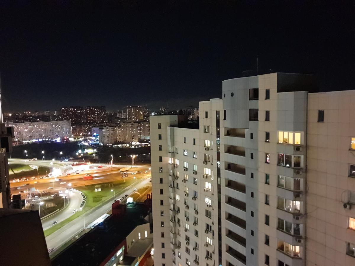 Шикарные Апартаменты 3 Минуты Пешком От М Позняки Kiev Buitenkant foto